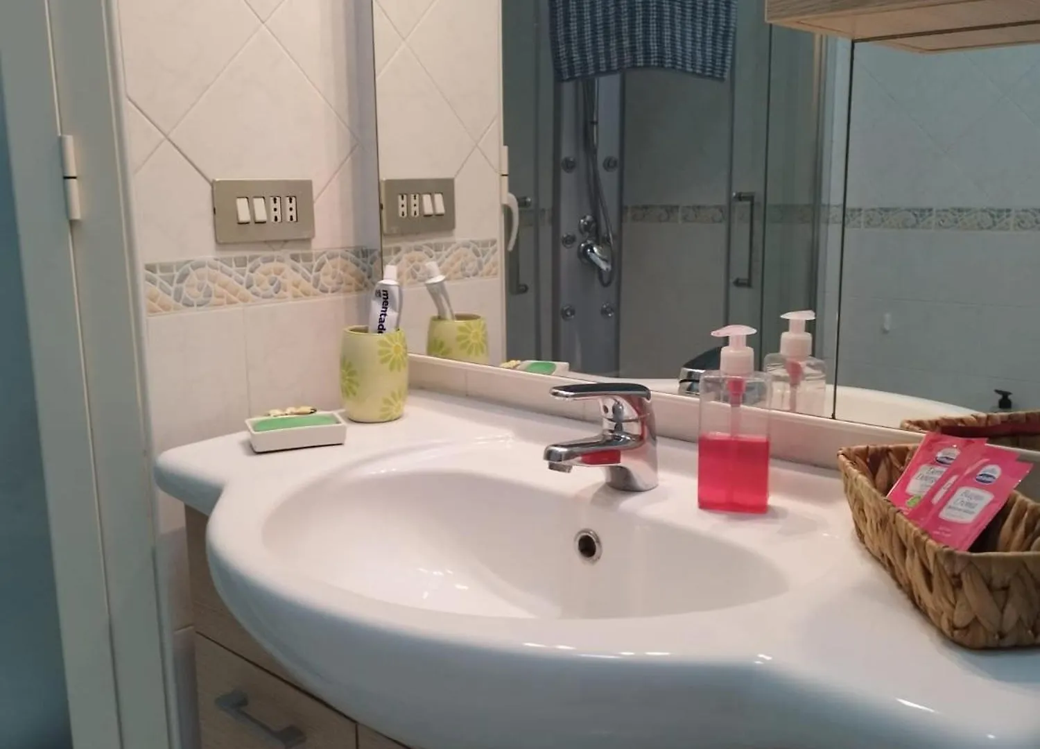Homestay Casa Prilla Metro Materdei Apartment Naples